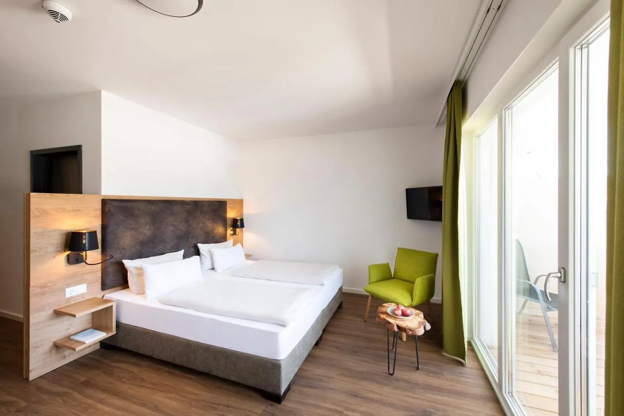 Schnitzers Dahoam - Hundefreundlich Hotel Bad Wiessee 3*,